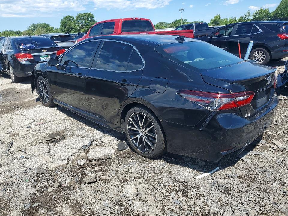 Photo 2 from auction – 2022 TOYOTA CAMRY with VIN 4T1G11AK8NU058077