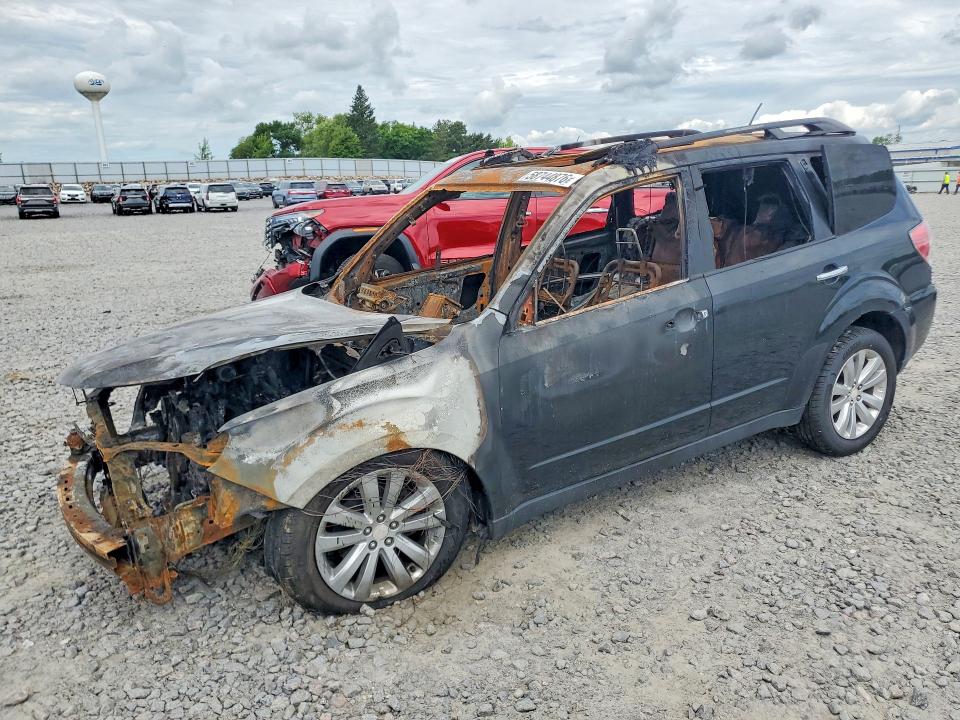 SUBARU FORESTER 2011 with VIN JF2SHAEC8BH704124 - Photo from auction