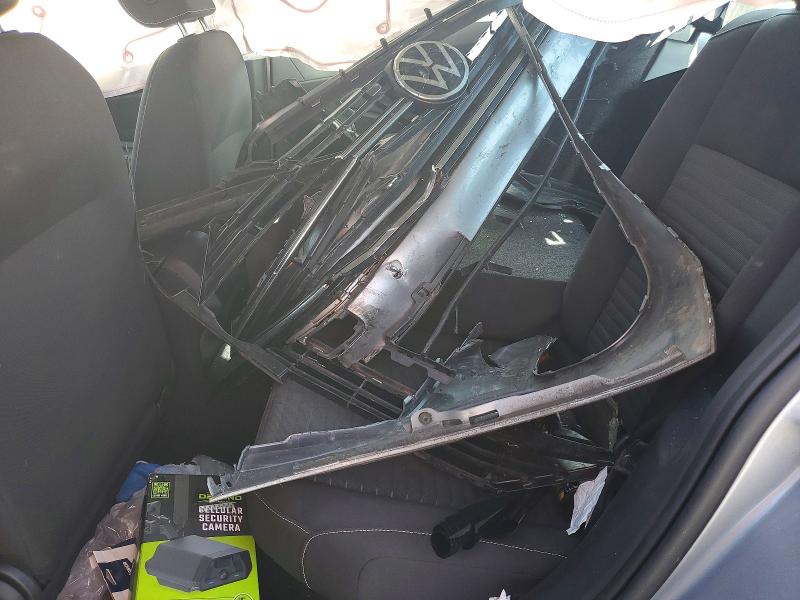 Photo 10 from auction – 2024 VOLKSWAGEN JETTA with VIN 3VW5M7BU0RM002700