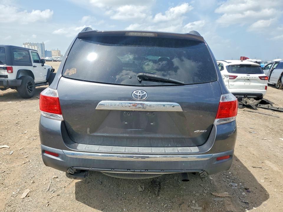 Photo 6 from auction – 2011 TOYOTA HIGHLANDER with VIN 5TDBK3EH5BS074680