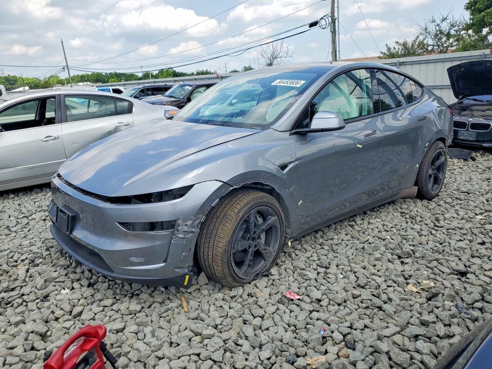 TESLA MODEL Y 2026 with VIN 7SAYGDEEXTA382585 - Photo from auction