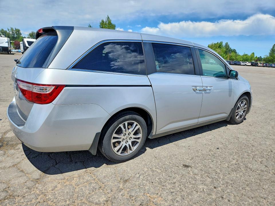 Photo 3 from auction – 2011 HONDA ODYSSEY with VIN 5FNRL5H47BB086530