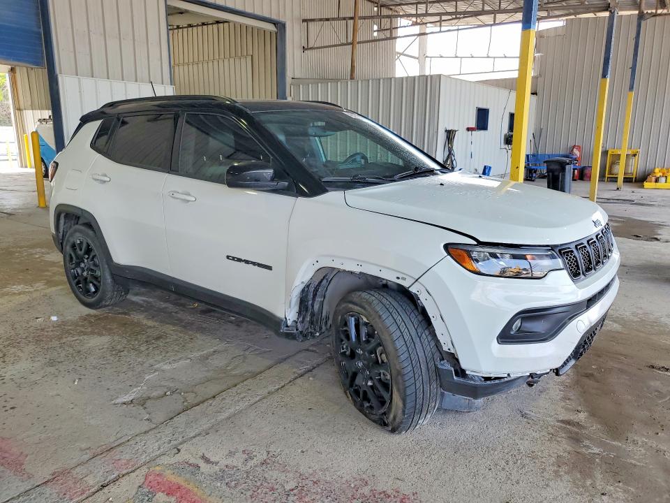 Photo 4 from auction – 2023 JEEP COMPASS with VIN 3C4NJDBN0PT537838