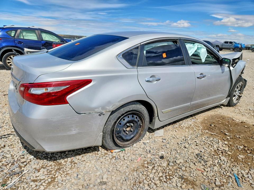 Photo 3 from auction – 2018 NISSAN ALTIMA with VIN 1N4AL3AP8JC262413