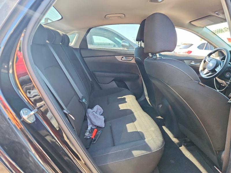Photo 10 from auction – 2021 KIA FORTE with VIN 3KPF24AD2ME268817
