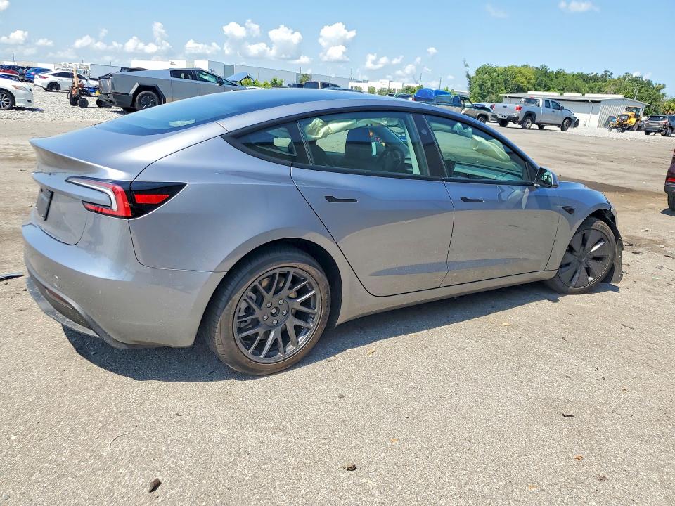 Снимка 3 от търг – 2026 TESLA MODEL 3 с VIN 5YJ3E1EA0TF175456