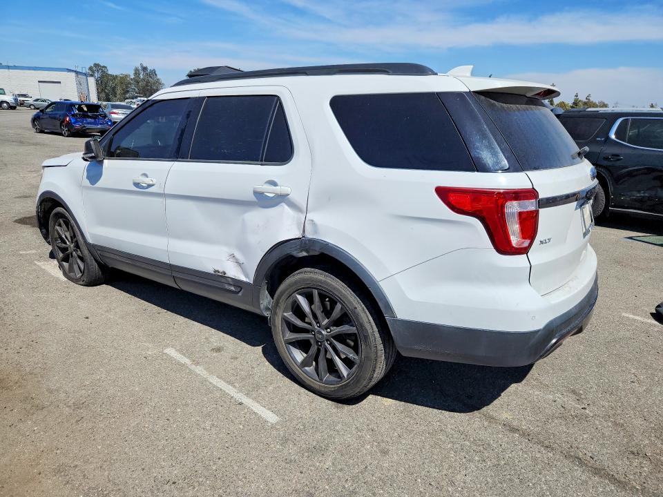 Photo 2 from auction – 2017 FORD EXPLORER with VIN 1FM5K7D85HGA43319