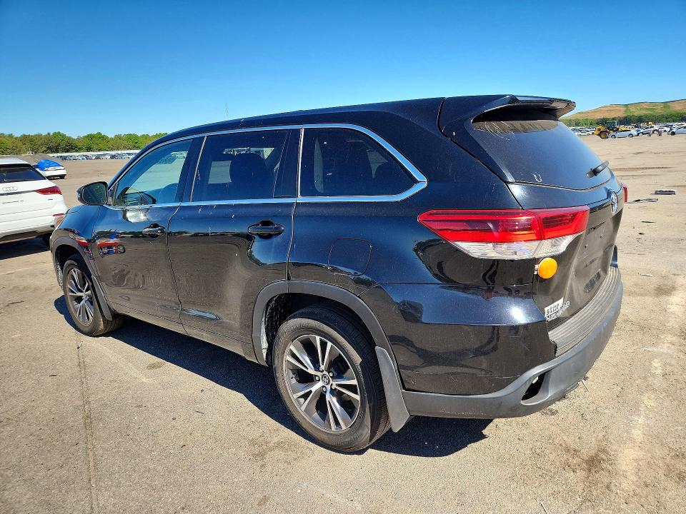Photo 2 from auction – 2017 TOYOTA HIGHLANDER with VIN 5TDBZRFH7HS377286