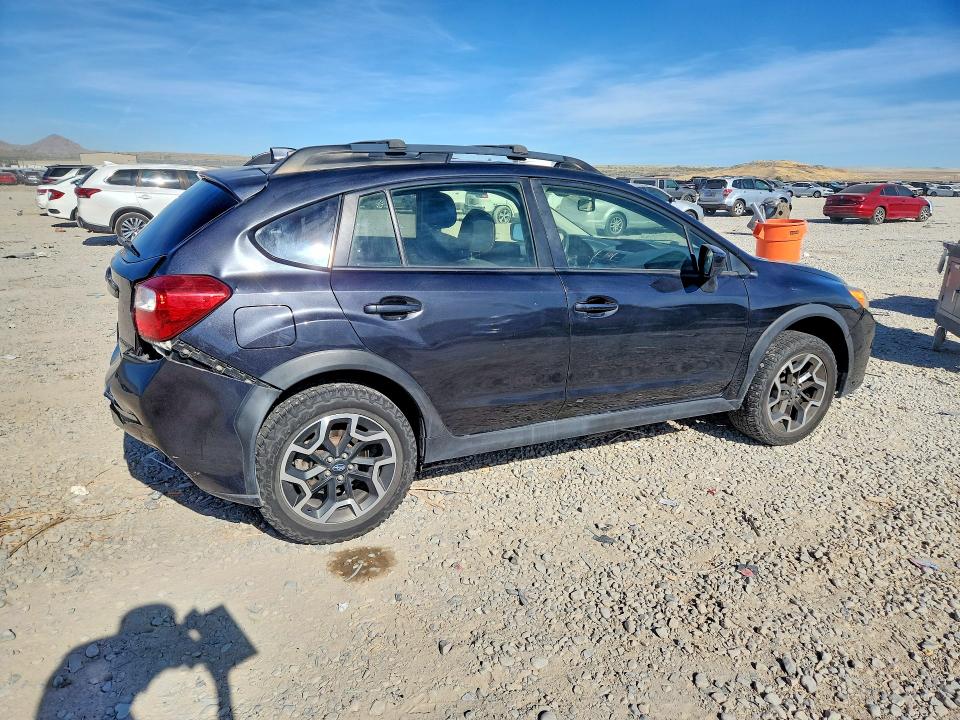 Photo 3 from auction – 2017 SUBARU CROSSTREK with VIN JF2GPADC3H8260153