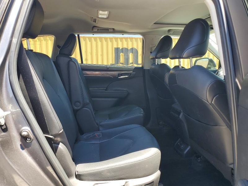 Photo 10 from auction – 2022 TOYOTA HIGHLANDER with VIN 5TDDZRBH9NS572168