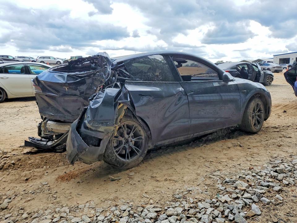 Photo 3 from auction – 2025 TESLA MODEL Y with VIN 7SAYGDED2SA352793