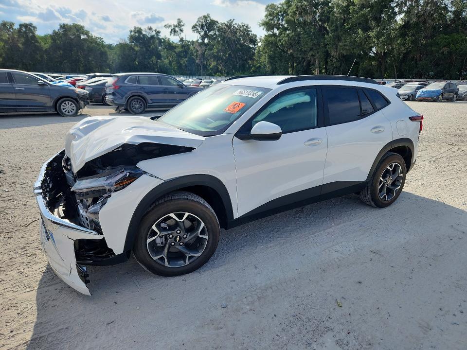 CHEVROLET TRAX 2025 with VIN KL77LHEP1SC045036 - Photo from auction