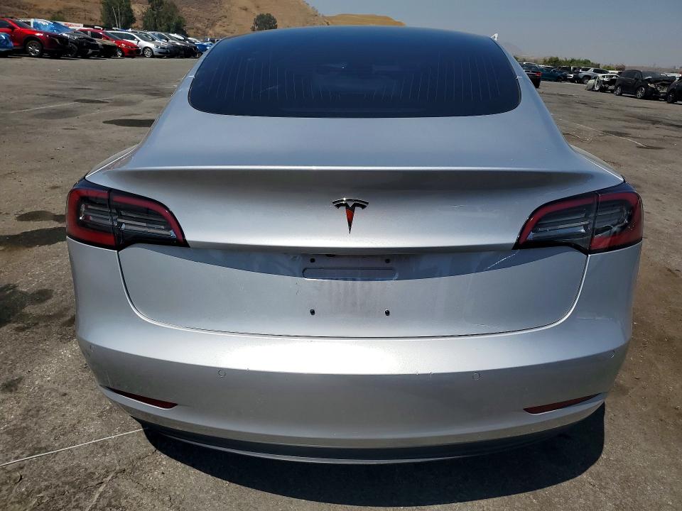 Photo 6 from auction – 2018 TESLA MODEL 3 with VIN 5YJ3E1EA2JF044087