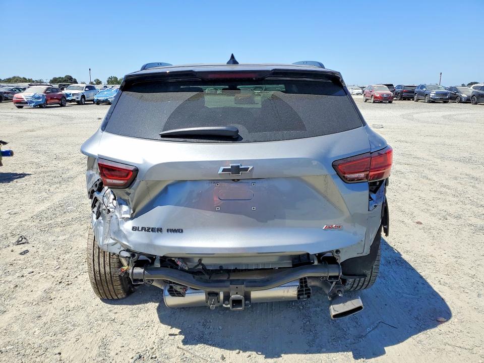 Photo 6 from auction – 2023 CHEVROLET BLAZER with VIN 3GNKBKRS7PS187394