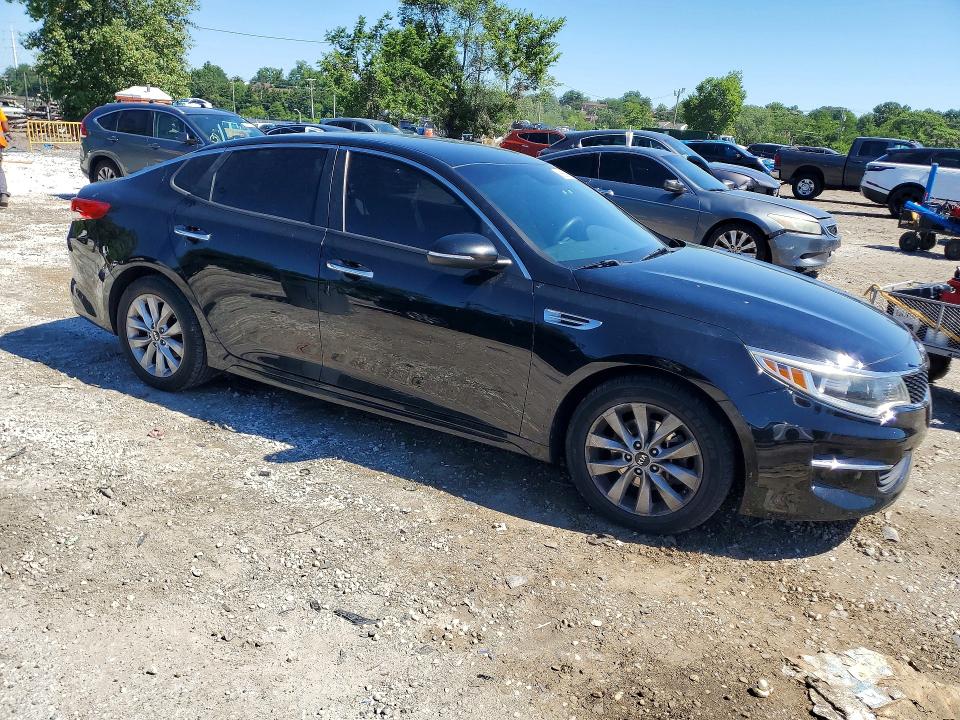 Photo 4 from auction – 2017 KIA OPTIMA with VIN 5XXGT4L33HG123028