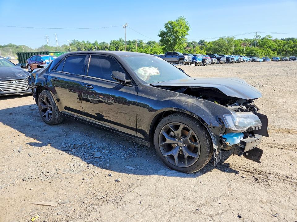 Foto 4 de la subasta – 2022 CHRYSLER 300 con VIN 2C3CCABG7NH249097