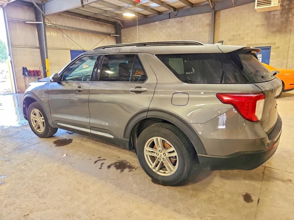 Фото 2 с аукциона – 2022 FORD EXPLORER с VIN 1FMSK8DH3NGB88251