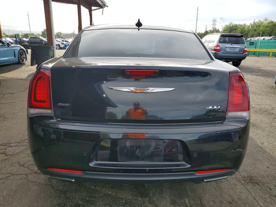 Photo 6 from auction – 2016 CHRYSLER 300 with VIN 2C3CCAGG0GH311371