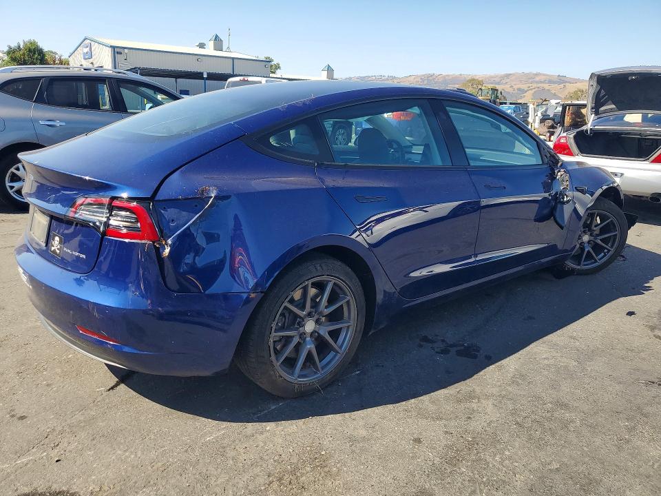 Photo 3 from auction – 2022 TESLA MODEL 3 with VIN 5YJ3E1EB2NF275926