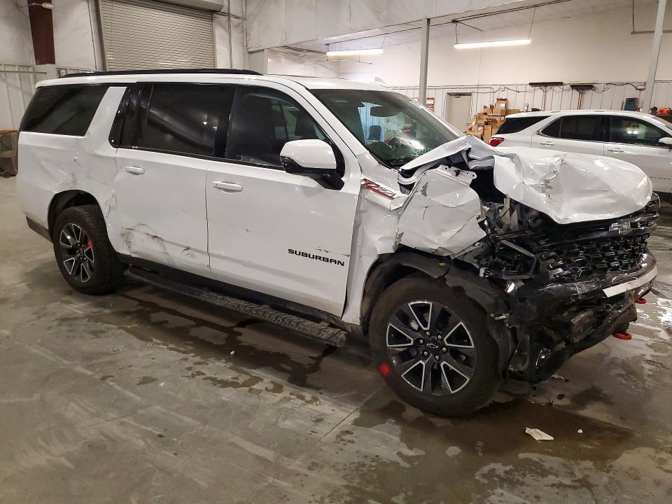 Photo 4 from auction – 2023 CHEVROLET SUBURBAN with VIN 1GNSKDKD6PR525989