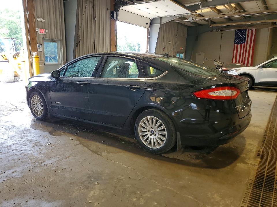 Photo 2 from auction – 2015 FORD FUSION with VIN 3FA6P0LU6FR247882