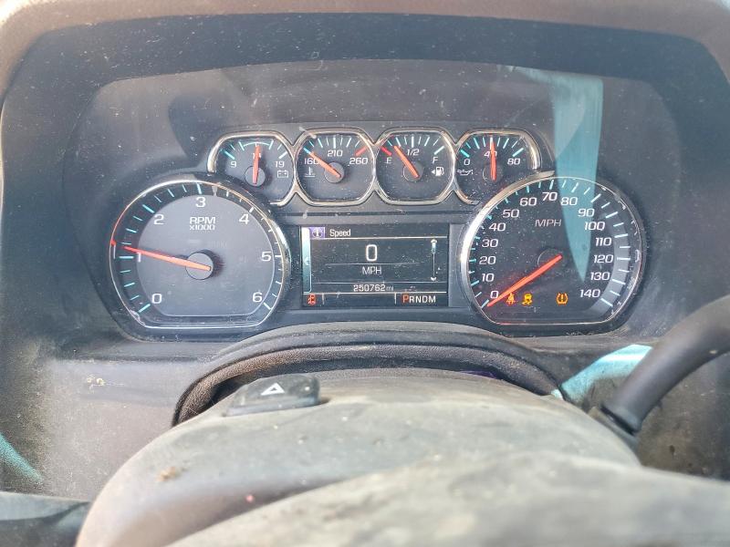 Photo 9 from auction – 2015 CHEVROLET SUBURBAN with VIN 1GNSKKKC8FR207589