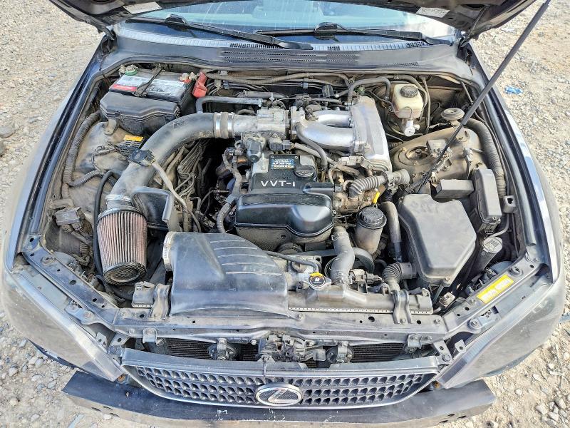 Photo 11 from auction – 2004 LEXUS IS with VIN JTHBD192040081464
