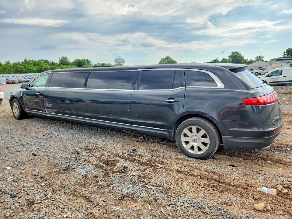 Photo 2 from auction – 2015 LINCOLN MKT with VIN 2L1MJ5LK0FBL04507