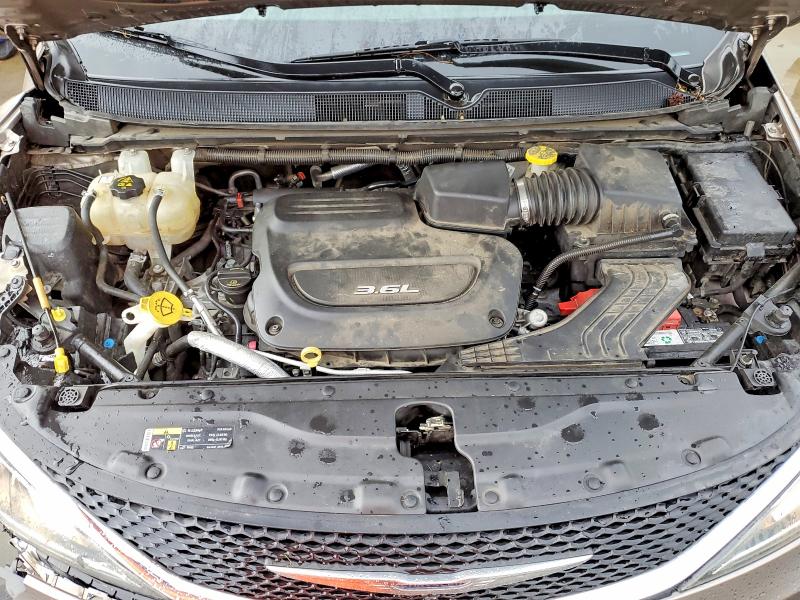 Photo 12 from auction – 2017 CHRYSLER PACIFICA with VIN 2C4RC1EG7HR768926