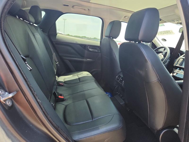 Photo 10 from auction – 2017 JAGUAR F-PACE with VIN SADCJ2BV7HA886911