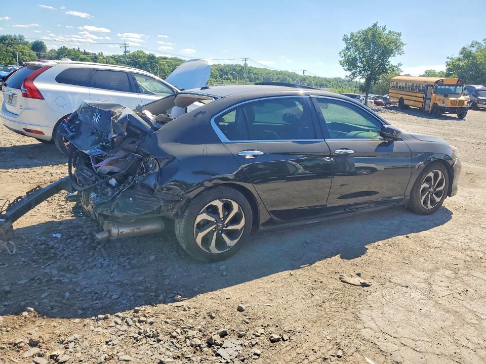 Photo 3 from auction – 2016 HONDA ACCORD with VIN 1HGCR3F02GA021918