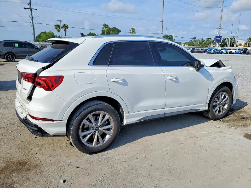 Photo 3 from auction – 2021 AUDI Q3 with VIN WA1DECF33M1098019