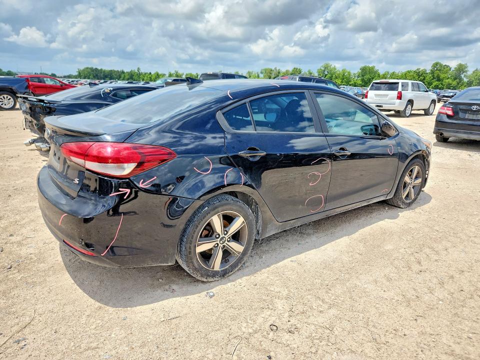 Photo 3 from auction – 2018 KIA FORTE with VIN 3KPFL4A78JE207250