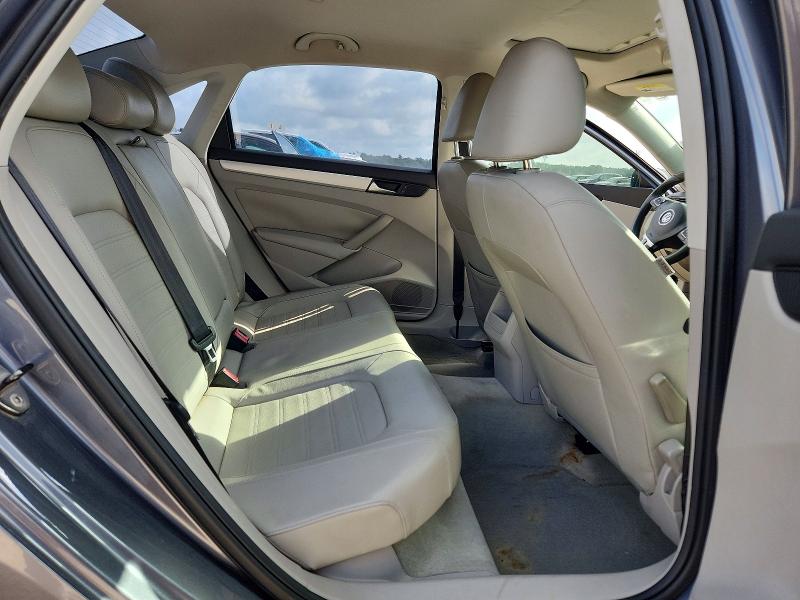 Zdjęcie 10 z aukcji – 2012 VOLKSWAGEN PASSAT z VIN 1VWBM7A32CC047223
