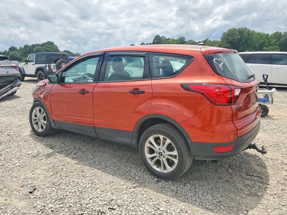 Photo 2 from auction – 2019 FORD ESCAPE with VIN 1FMCU0F74KUB46981
