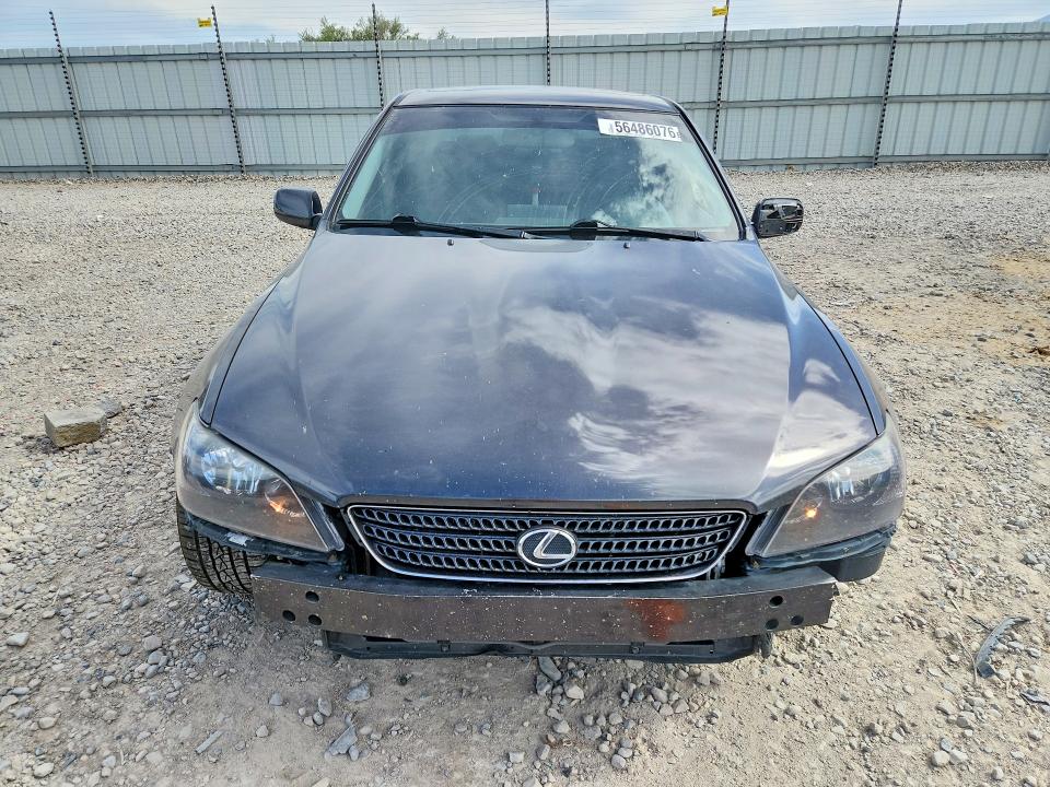 Photo 5 from auction – 2004 LEXUS IS with VIN JTHBD192040081464