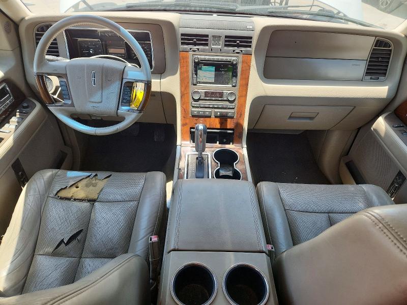 Photo 8 from auction – 2013 LINCOLN NAVIGATOR with VIN 5LMJJ2H51DEL06901