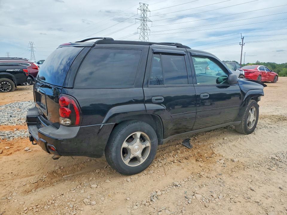 Photo 3 from auction – 2006 CHEVROLET TRAILBLAZER with VIN 1GNDS13SX62320624