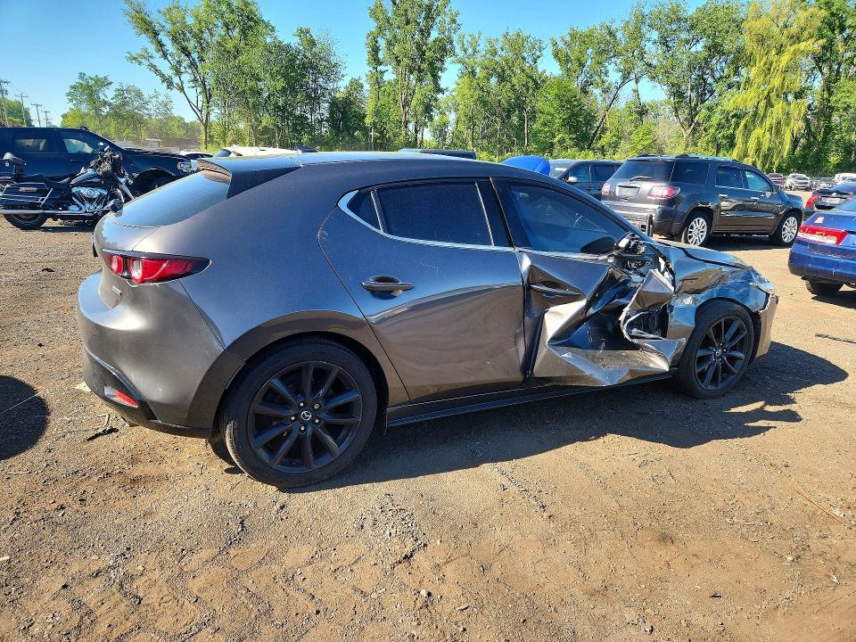 Photo 3 from auction – 2019 MAZDA 3 with VIN JM1BPBNM0K1136699