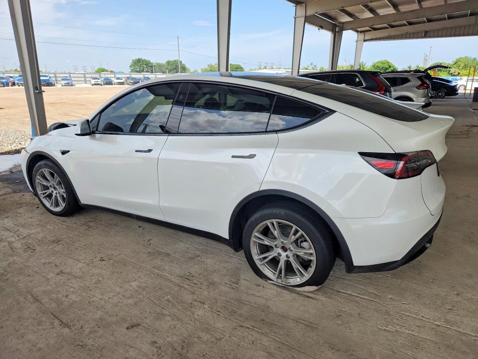Photo 2 from auction – 2023 TESLA MODEL Y with VIN 7SAYGDEE6PA138521