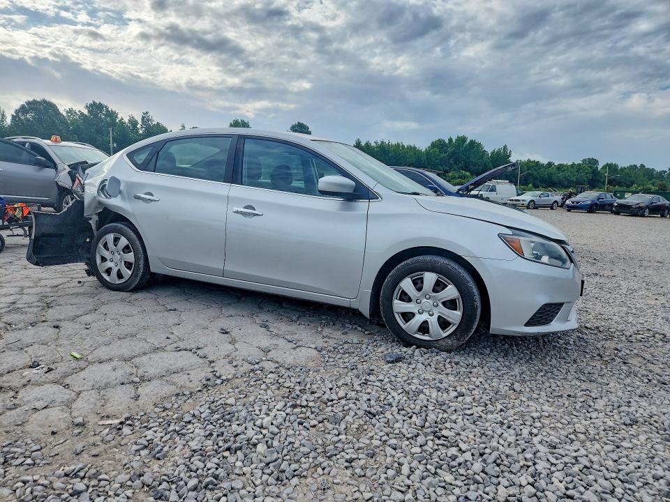 Photo 4 from auction – 2017 NISSAN SENTRA with VIN 3N1AB7AP3HY305502
