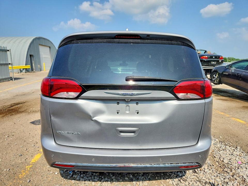 Photo 6 from auction – 2019 CHRYSLER PACIFICA with VIN 2C4RC1BG0KR665682
