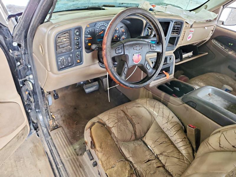 Photo 8 from auction – 2004 CHEVROLET AVALANCHE with VIN 3GNEK12T04G181641