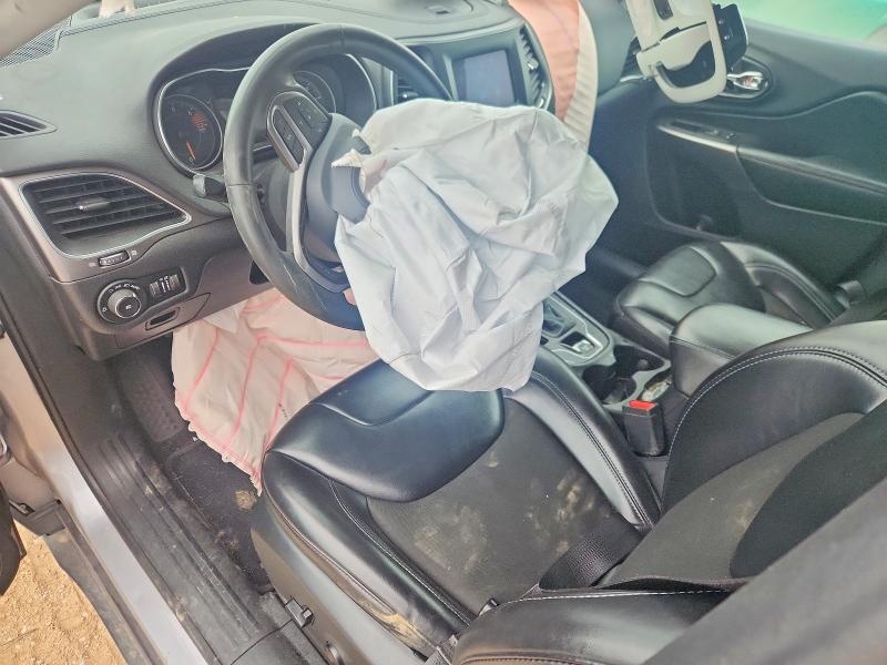 Photo 8 from auction – 2020 JEEP CHEROKEE with VIN 1C4PJLLB0LD605496