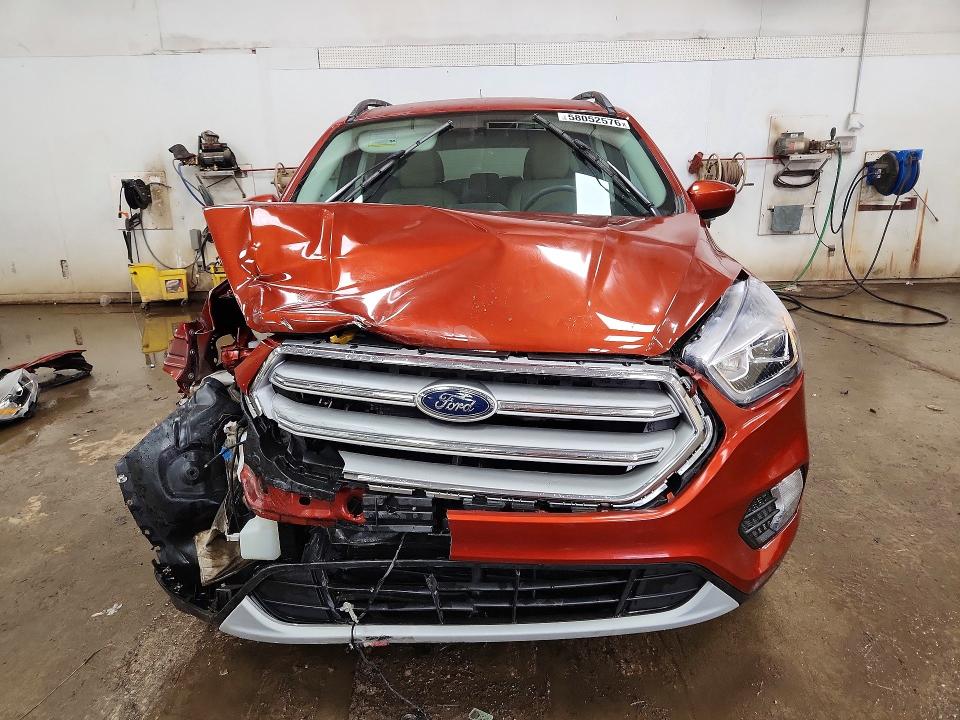 Photo 5 from auction – 2019 FORD ESCAPE with VIN 1FMCU9HD2KUC36539
