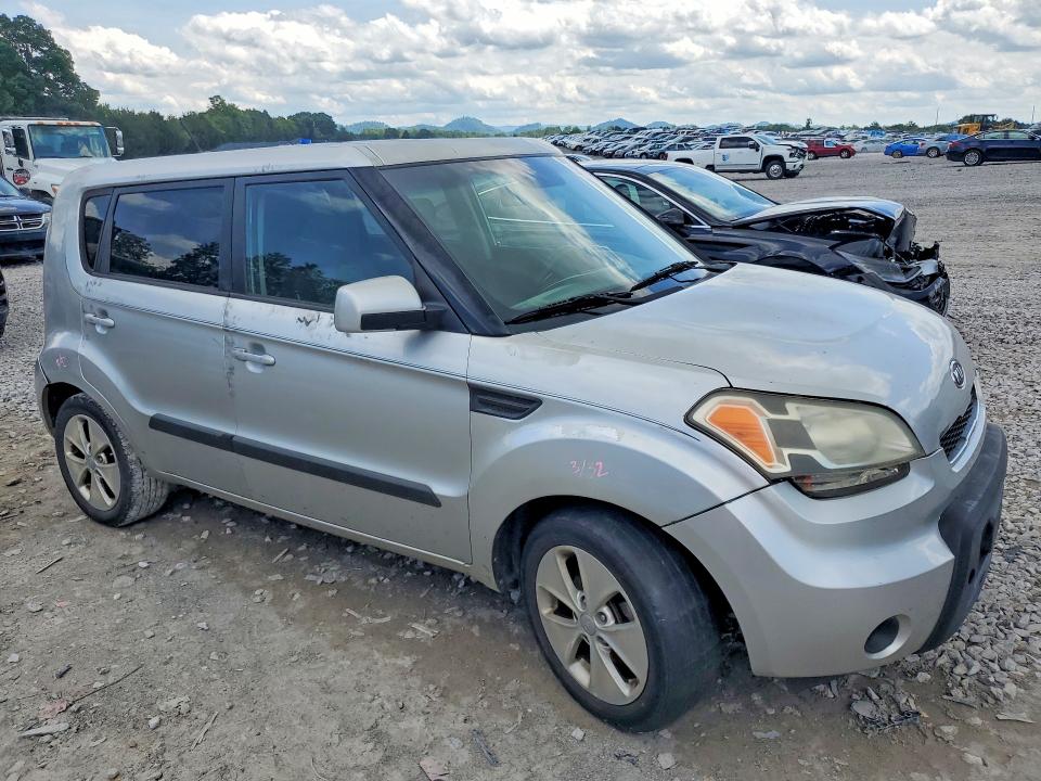 Photo 4 from auction – 2011 KIA SOUL with VIN KNDJT2A28B7716436