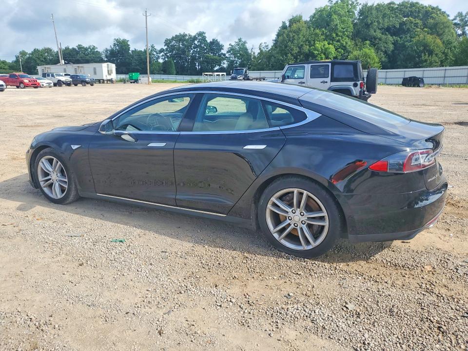 Photo 2 from auction – 2015 TESLA MODEL S with VIN 5YJSA1E2XFF112806