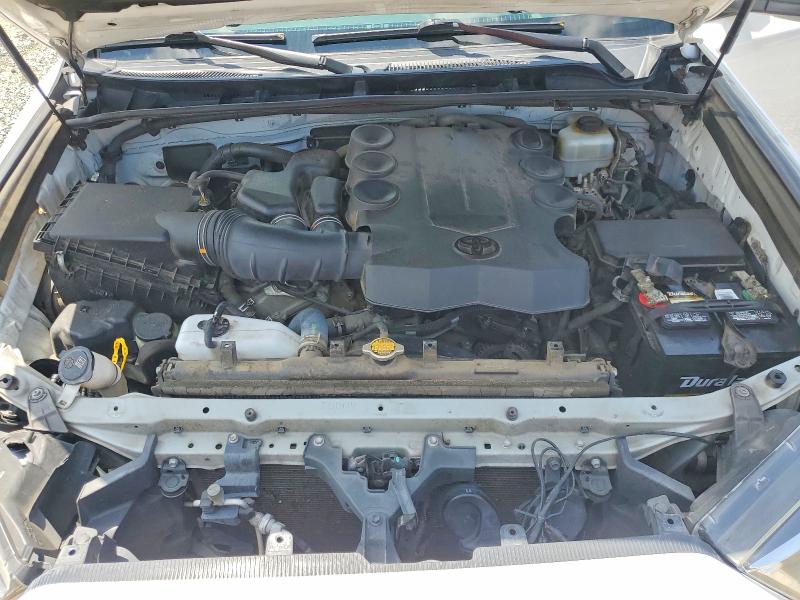 Photo 12 from auction – 2015 TOYOTA 4RUNNER with VIN JTEZU5JR1F5102646