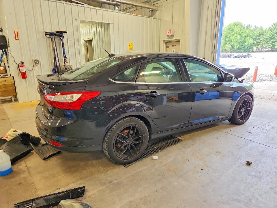 Photo 3 from auction – 2013 FORD FOCUS with VIN 1FADP3J25DL107571