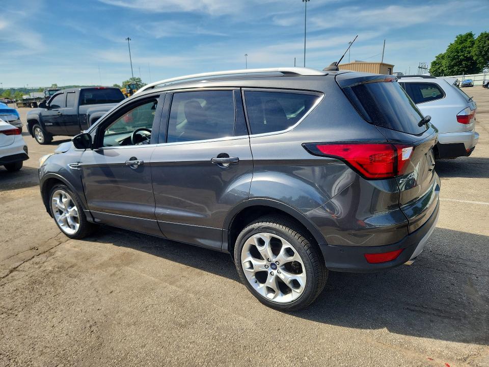 Photo 2 from auction – 2019 FORD ESCAPE with VIN 1FMCU0J90KUA56364